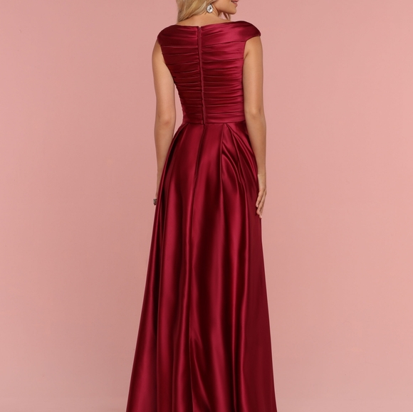 Da Vinci red bridesmaid dress - Picture 2 of 12